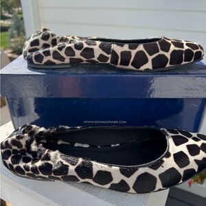 EUC Donald J. Pliner Women's Animal Print Flats 8.0